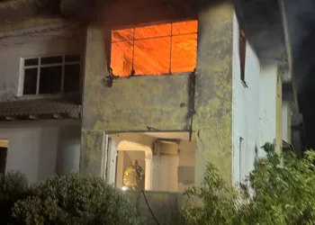Mudanya’da metruk binada çıkan yangın söndürüldü