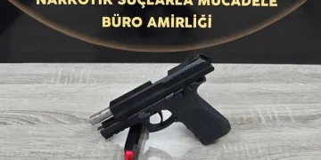 Bingöl’de ruhsatsız tabanca ve esrar ele geçirildi