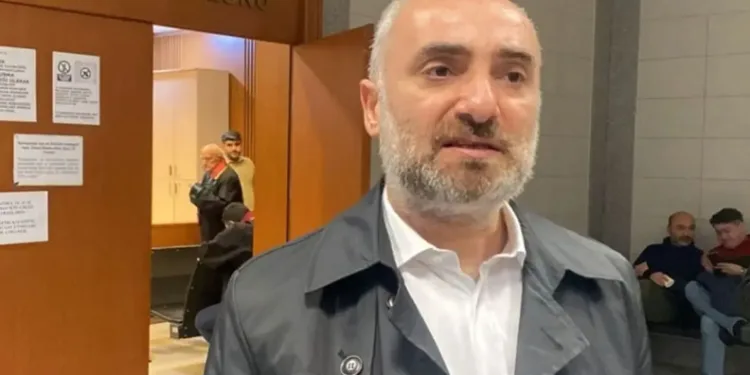 Erzurum’da araçlar karlı yolda kaldı, offroadçular yardıma koştu