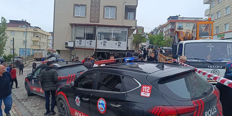 Sancaktepe’de otomobil telefoncuya daldı