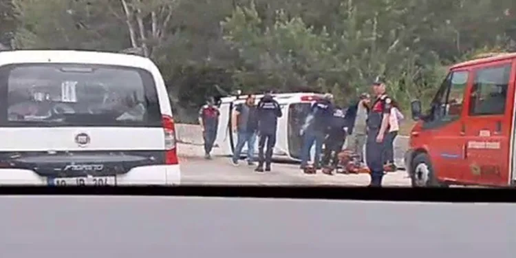 Bursa’da kontrolden çıkan otomobil takla attı