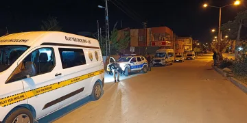 Annesi kayıp sanıyordu, arkadaşını bıçaklayıp kaçmış