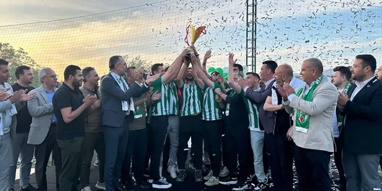 Kestel’de birliktelik, şampiyonluk getirdi