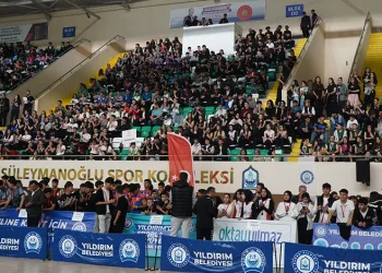 77 okuldan binlerce öğrenci sporla buluştu