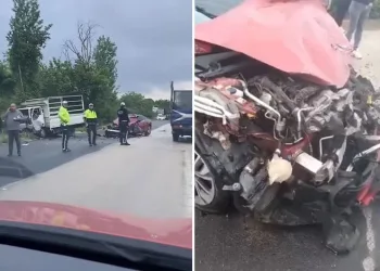 Bursa’da kamyonet ile otomobil çarpıştı: 2 yaralı