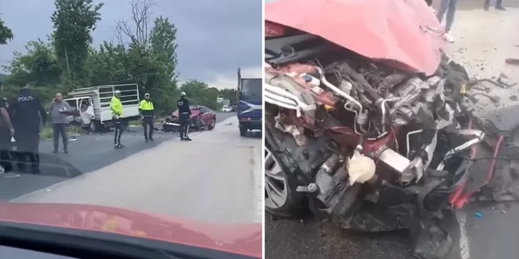 Bursa’da kamyonet ile otomobil çarpıştı: 2 yaralı