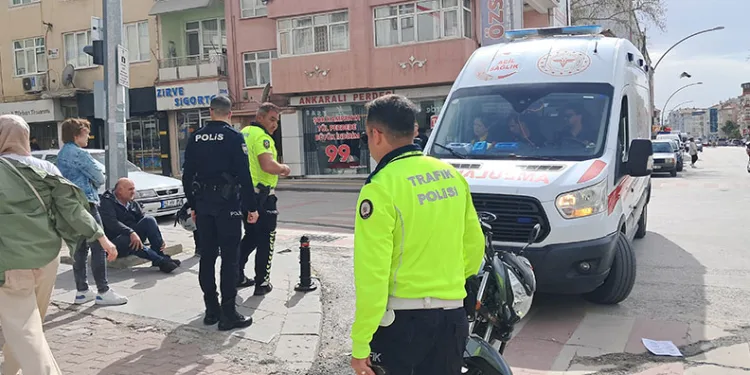 Karaman’da ciple motosiklet çarpıştı: 2 yaralı