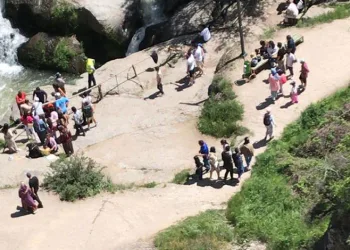 Dede-torun fotoğraf çektirirken Melendiz Çayı’na düştü