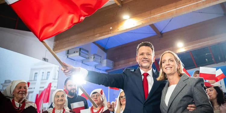 Polonya’da cumhurbaşkanlığı seçimleri ikinci tura kaldı