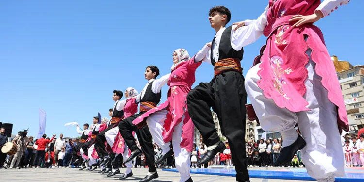 Elazığ’da 19 Mayıs renkli görüntülere sahne oldu