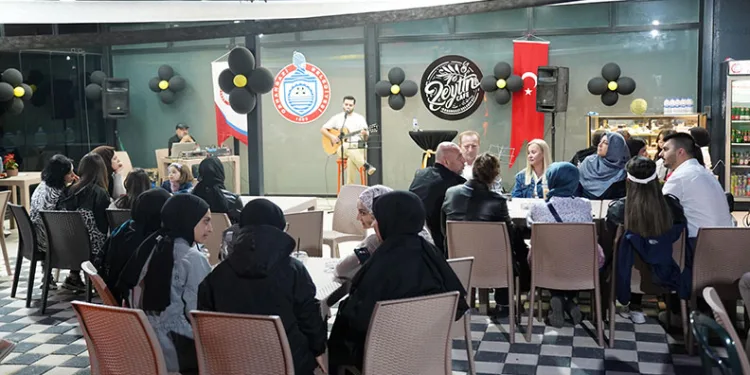 Zeytin Cafe Meydan’da Canlı Müzikle Açılış Coşkusu