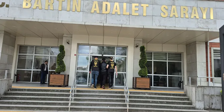 Mersin Valisi Toros: “Yangın kontrol altına alındı diyebiliriz”