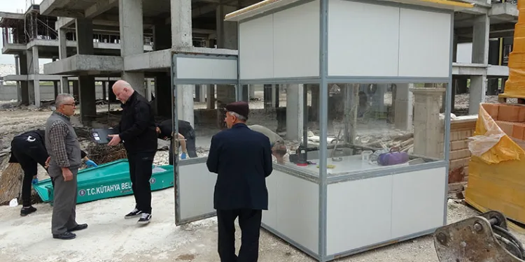 Doğa yürüyüşünde kaybolan Çevre ve Şehircilik İl Müdür Yardımcısını arama çalışmalarına 100 kişilik ekip sevk edildi
