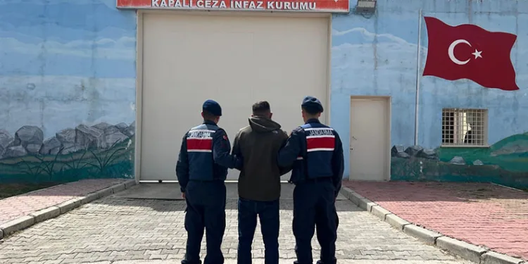 Apartmandan gelen kötü koku cesedi ortaya çıkardı