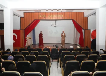 İnegöl’deki öğrencilere dijital güvenlik semineri