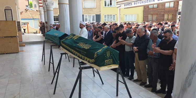 Bursa’da büyük acı…Yan yana 3 cenaze