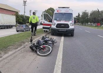 Bursa’da polisten kaçan motosikletli kazaya karıştı