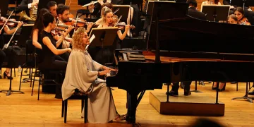 Nilüfer Senfoni Orkestrası ilk konserinde Gülsin Onay’ı ağırladı