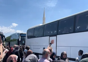Bursa’da ilk hac kafilesi dualarla yola çıktı
