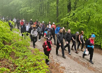 İnegöl’de 19 Mayıs kutlamaları doğa yürüyüşü ile başladı