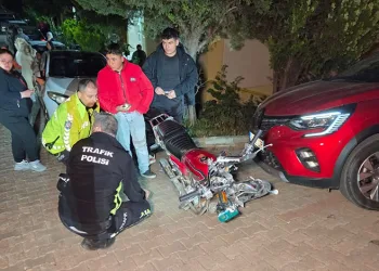 Bursa’da otomobil ile motosiklet çarpıştı: 2 yaralı