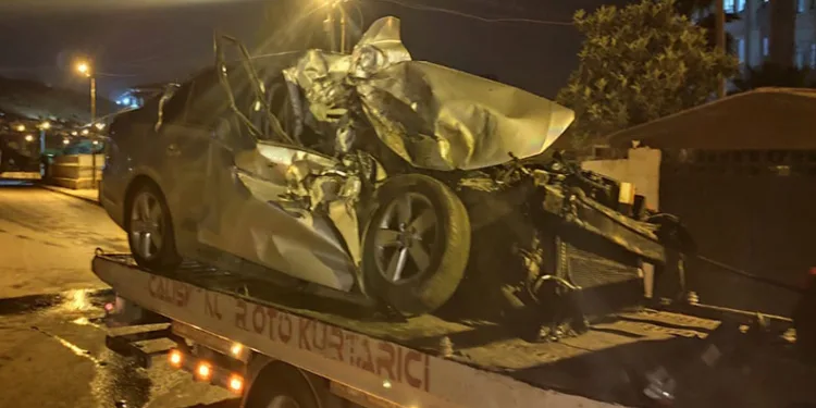 Kağıthane’de metrobüsün motor bölümü yandı, seferler kısa süre durduruldu