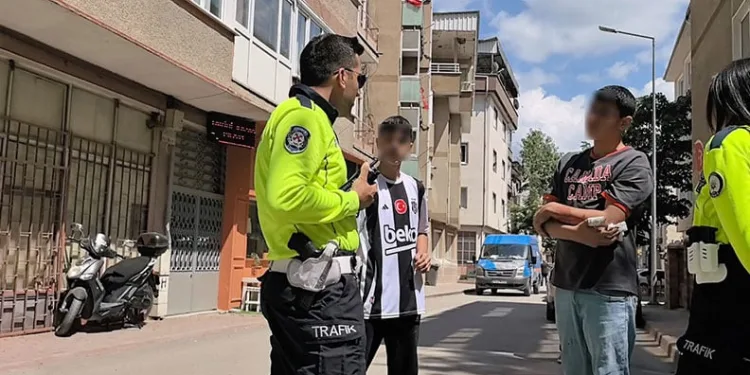 15 yaşındaki çocuk, motosikletlinin bıçaklı saldırısına uğradı
