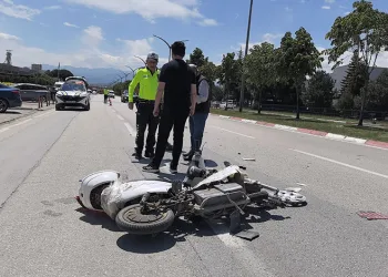 Bursa’da parçalanan bisikletini bırakmamak için direndi