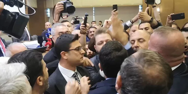 Bursa Büyükşehir Meclisi’nde tansiyon yükseldi