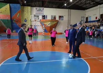 Engeller sahada aşıldı, futsal turnuvasında dostluk kazandı