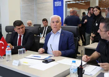 “Bursalıların da çalışma arkadaşlarımızın da haklarını koruyoruz”