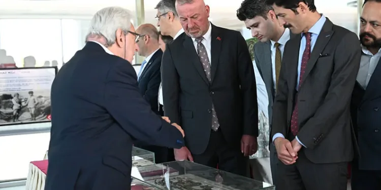 Karacabey’de Çanakkale Gezici Müzesi ziyarete açıldı