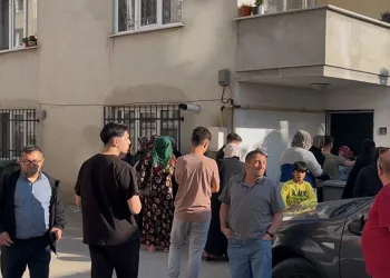 Bursa’da palalı komşu, baba ve oğlunu hastanelik etti