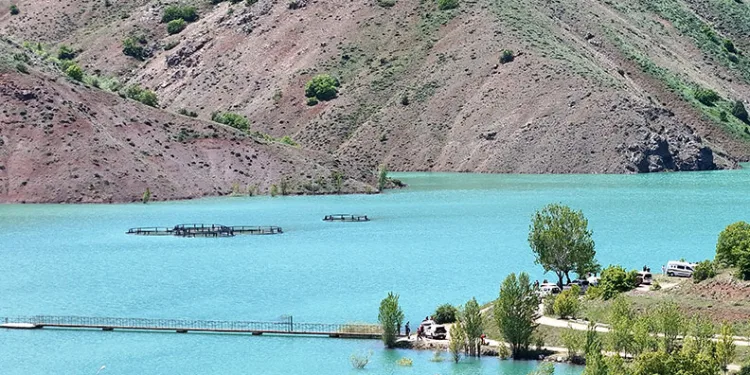 Erzincan’da baraj gölünde yapılan aramalarda kayıp gencin cesedine ulaşıldı