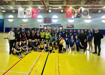 BUÜ’nün hentbol takımı süper ligde