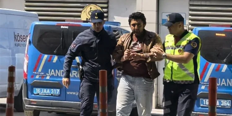 Jandarmaya ekiplerine saldıran genç tutuklandı