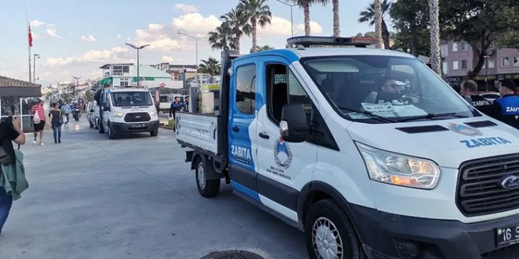 Zabıta seyyar satıcılara geçit vermiyor