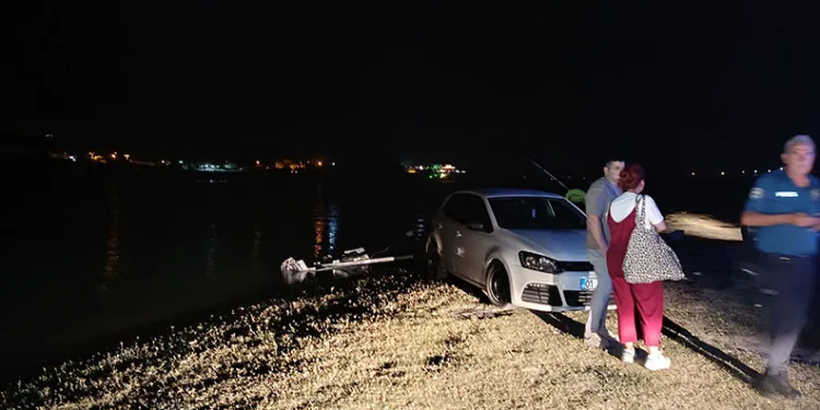 Kars’ta iki kamyonet çarpıştı: 3 yaralı