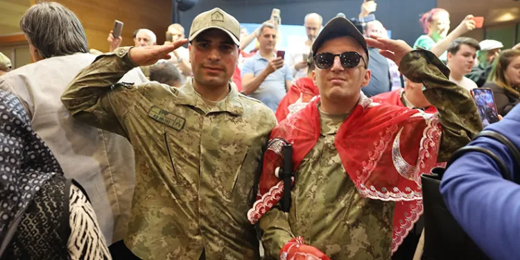 Bursa’da ‘özel askerler’ için kına eğlencesi