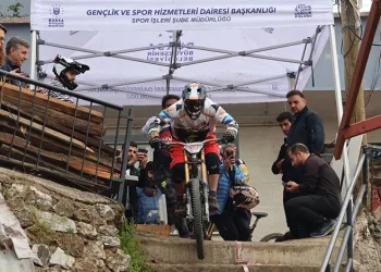 Bursa’da adrenalin dolu yarış nefes kesti