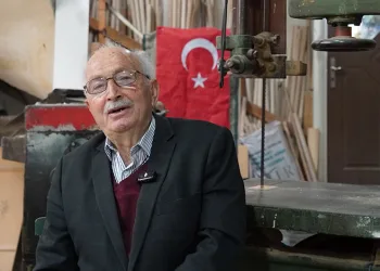 64 yıldır ahşap ile iç içe hayat sürüyor