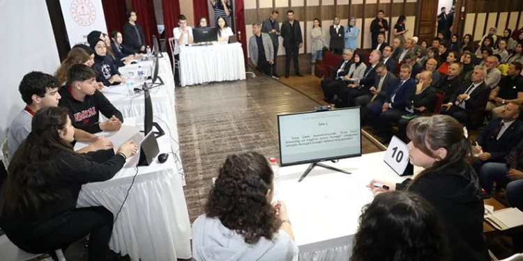 Lise öğrencileri İnegöl’e dair bilgilerini yarıştırdı
