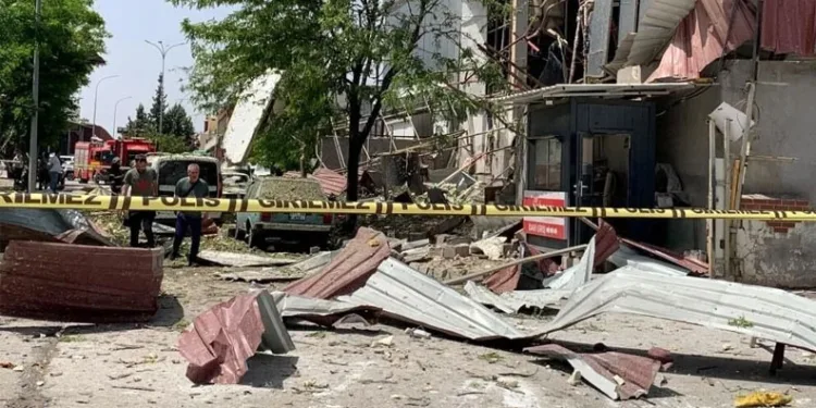 Gaziantep’te fabrikada patlama: Yaralılar var