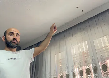 Bursa’da abisini evden çıkarmak için tavanı deldi