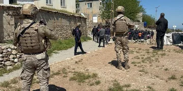 Husumetli aileler birbirine girdi: 5 yaralı, 15 gözaltı