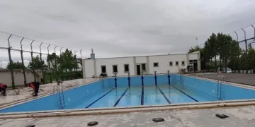 Karacabey Belediyesi yüzme havuzunu yaza hazırlıyor