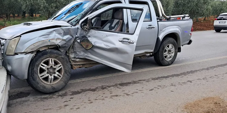 Bursa’da minibüsle kamyonet çarpıştı: 2 yaralı
