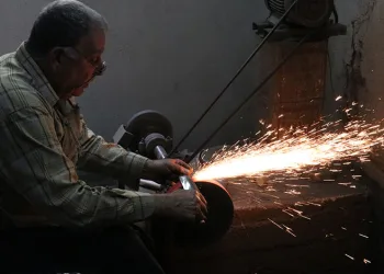 Bursa bıçağını geleneksel yöntemlerle üretiyorlar