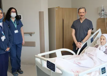 104 yaşındaki hasta, kalp ameliyatıyla sağlığına kavuştu
