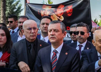 “Deniz Gezmiş’in durduğu yerde durmaya devam ediyoruz”